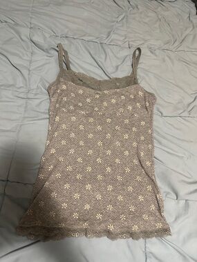 Old Navy gray lace floral tank top size large but fits S-M